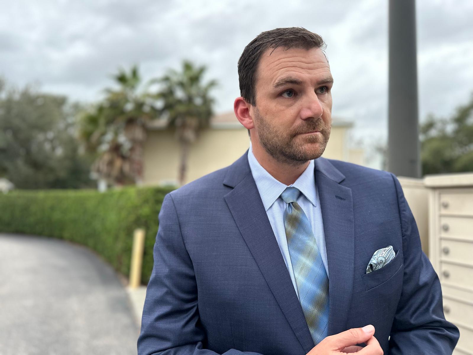 Spring type: The blue costume shirt is the key weapon of the season Spring type: The blue costume shirt is the key weapon of the season