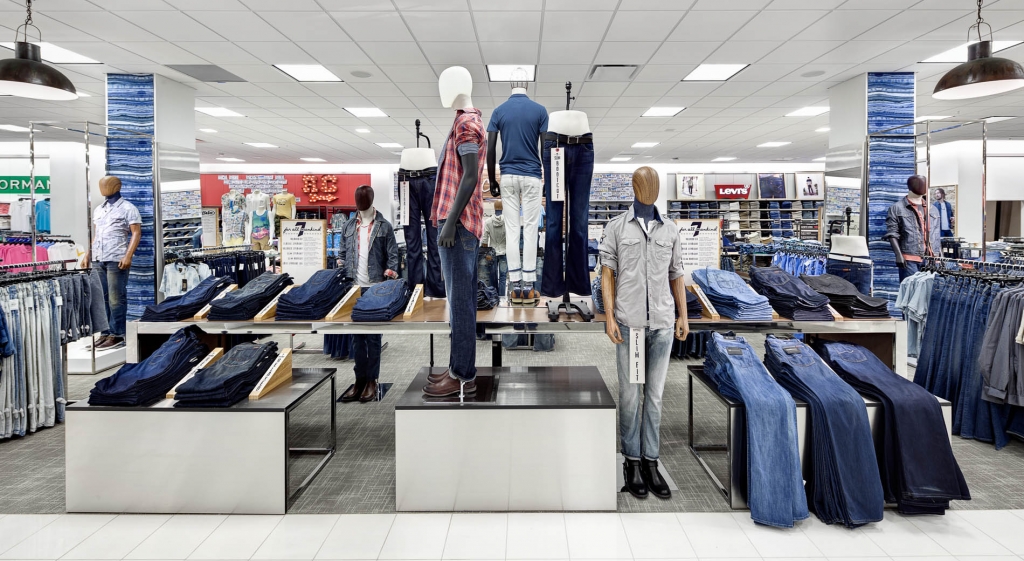 Belk Goes Big in Dallas – Visual Merchandising and Store Design