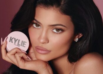 Kylie Cosmetics: A Digital-Age Case Study in Brand Alchemy, Celebrity Capital, and Community-Driven Commerce